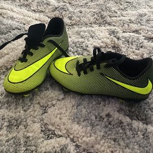 Nike youth size 12C boys soccer cleats